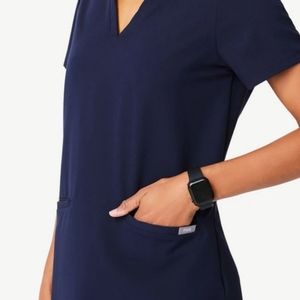 Figs Casma top